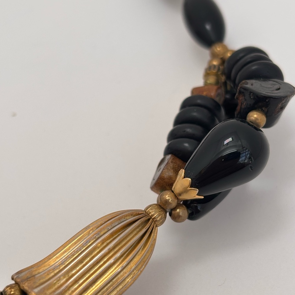 Stunning MONIES Style Statement Beaded Shell Necklace - Picture 10 of 13